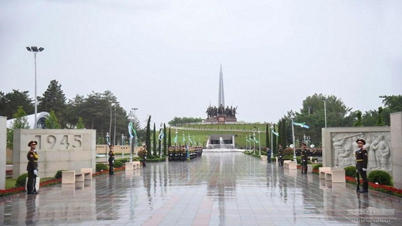 Information about the exhibits at the Victory Park memorial complex in Tashkent will be provided