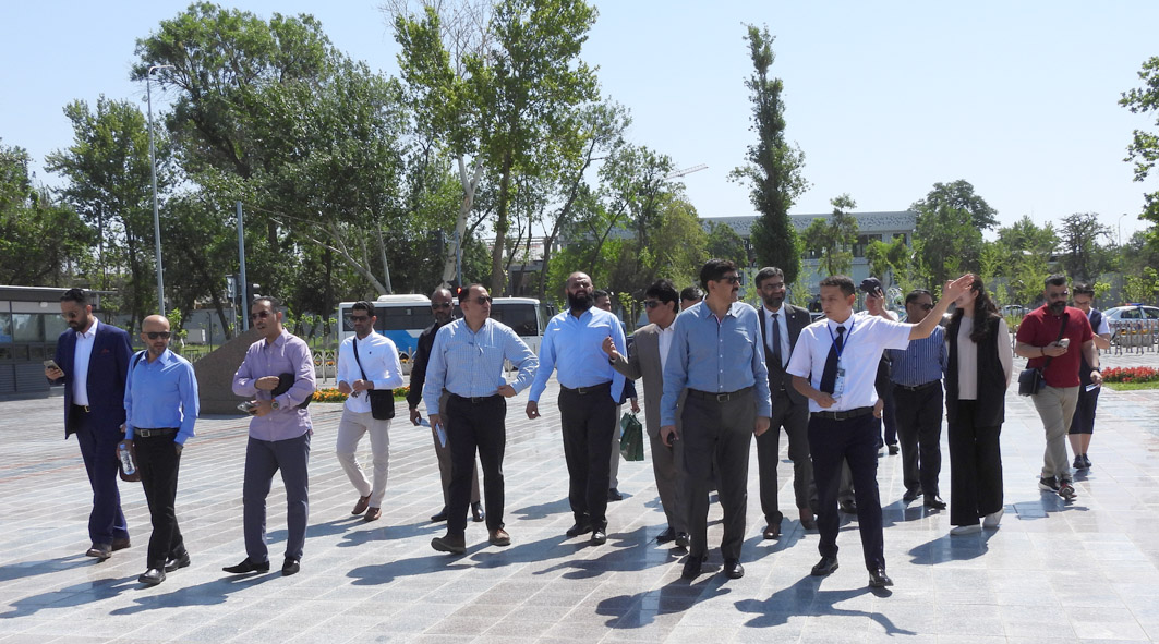 Делегация Вооруженные силы Пакистана посетила мемориальный комплекс «Парк Победы»