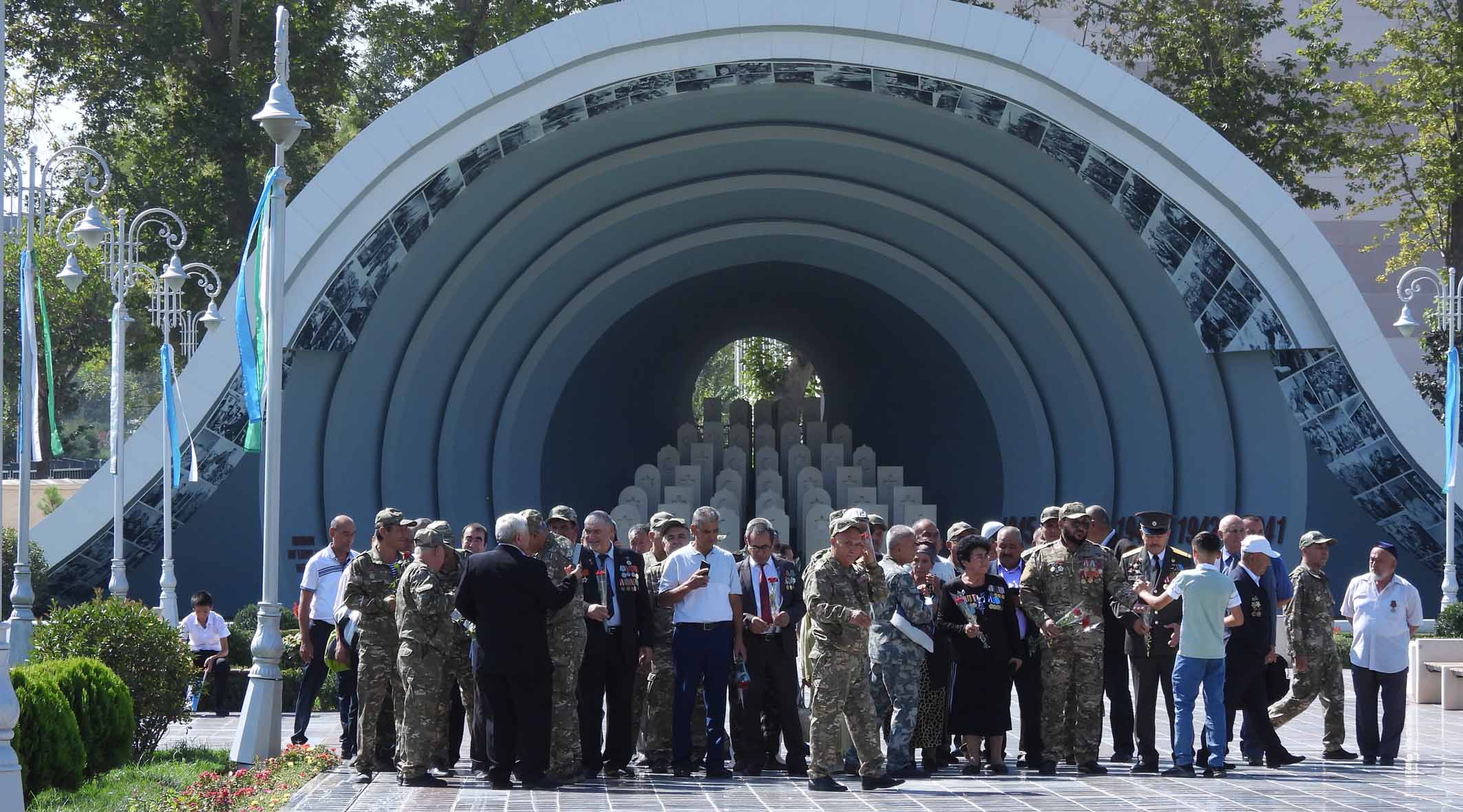 A festive program was held in the memorial complex "Victory Park" in connection with the thirty-first anniversary of the independence of the Republic of Uzbekistan with the participation of members of the Association "VETERAN" of veterans and disabled people of Uzbekistan.