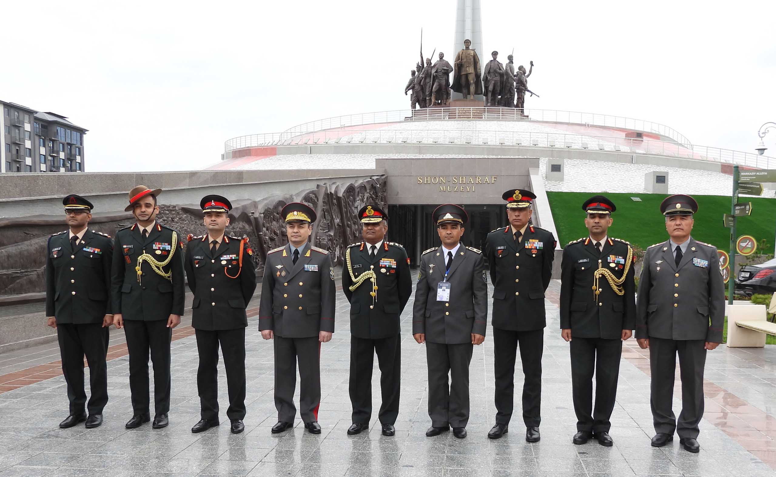 Индийская военная делегация посетила мемориальный комплекс 