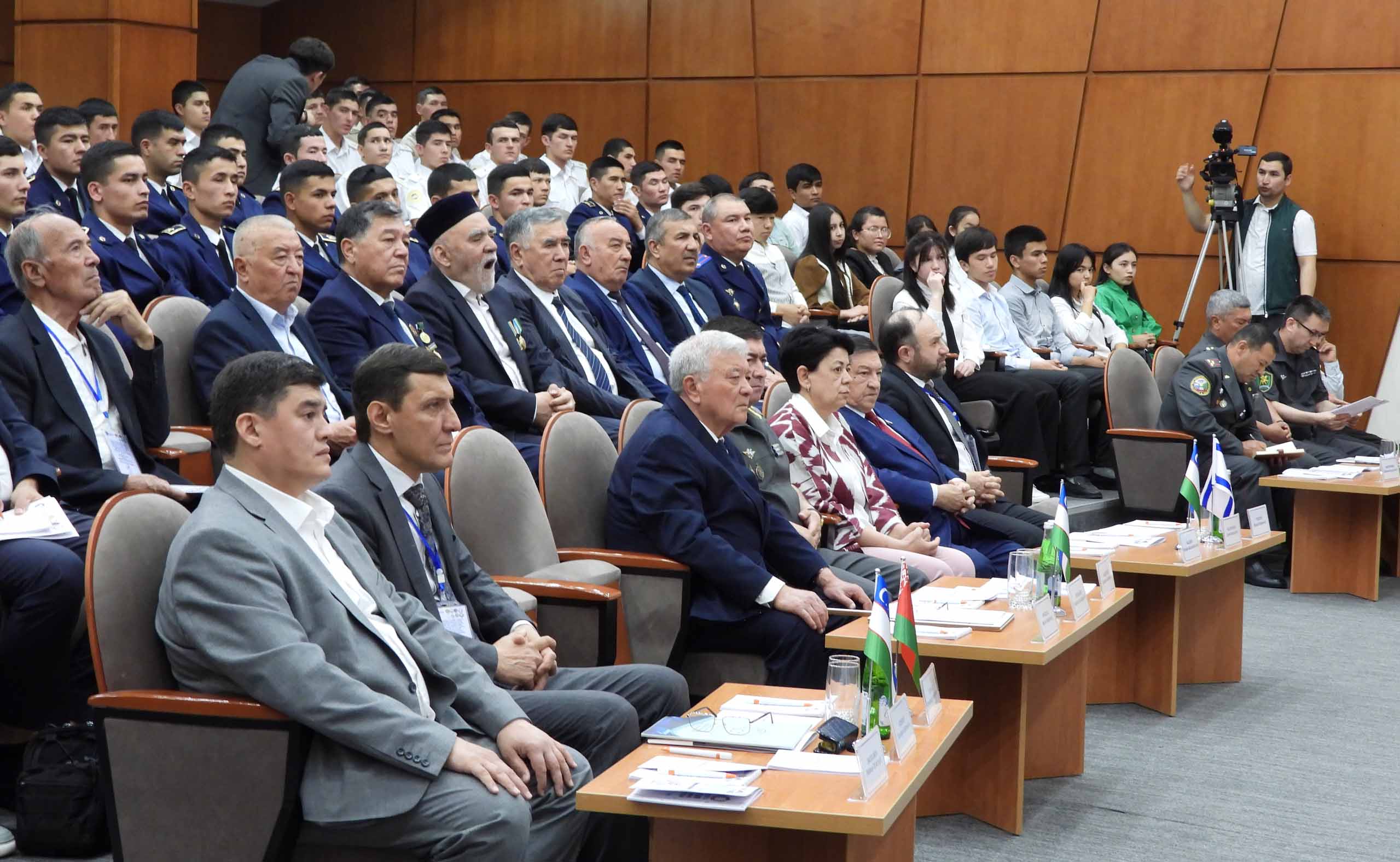 Xalqaro ilmiy konferensiya keng jamoatchilik vakillari bilan yanada fayzli o‘tdi
